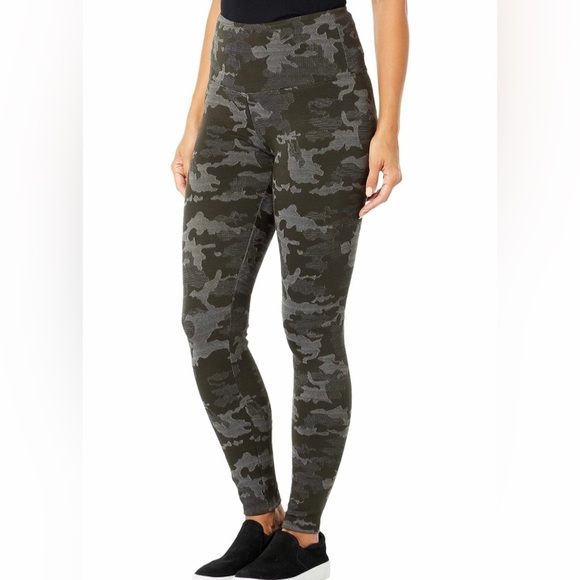 Lysse Pants - NWT Lysse’ New York signature black and gray Camo leggings size large